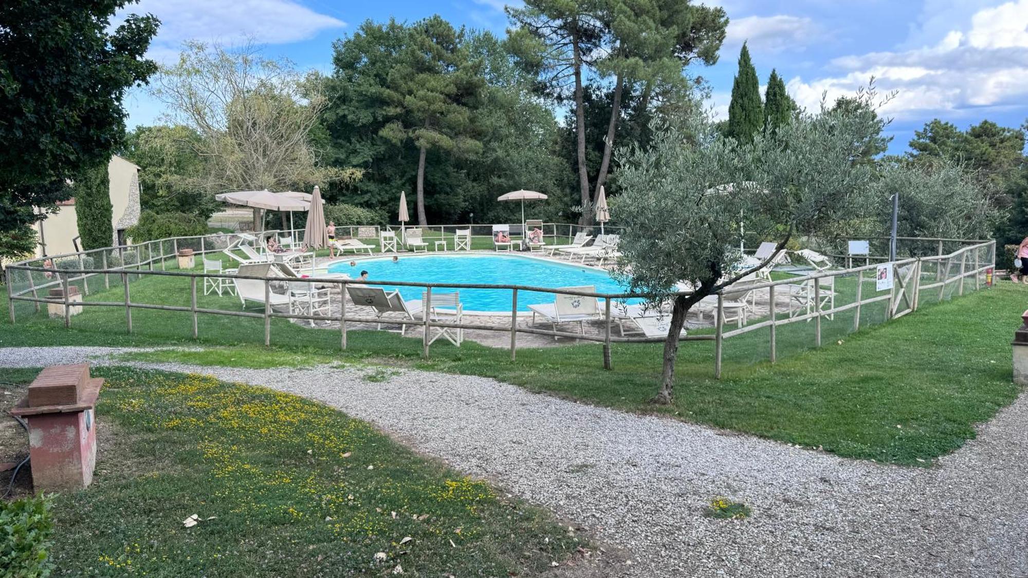 Appartamento Isenesi Gambassi Terme Bagian luar foto